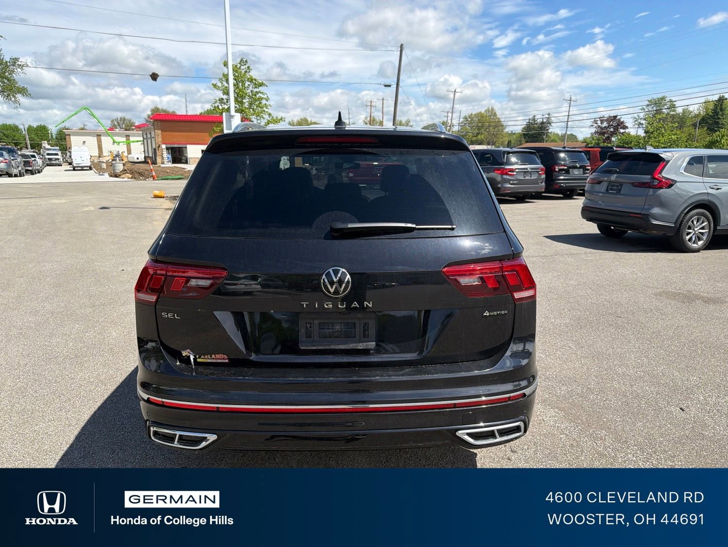 Used 2024 Volkswagen Tiguan SEL R-Line AWD/4WD image 7