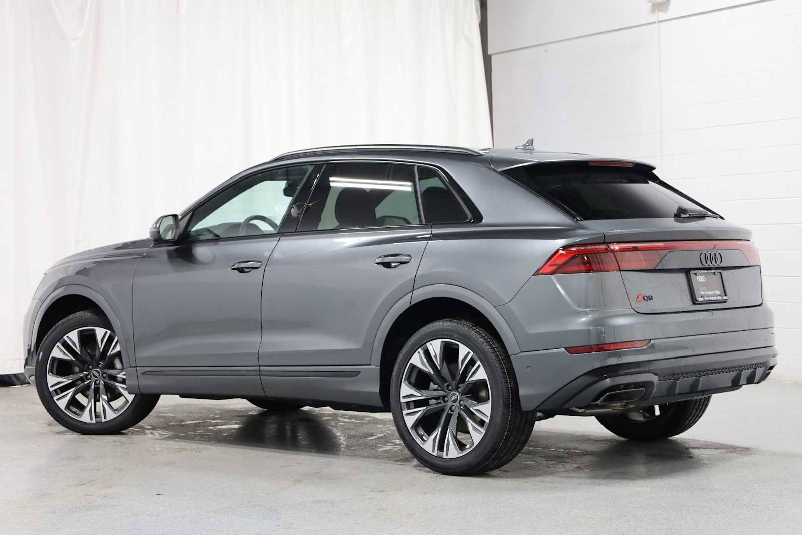 New 2025 Audi Q8 Premium Plus image 2