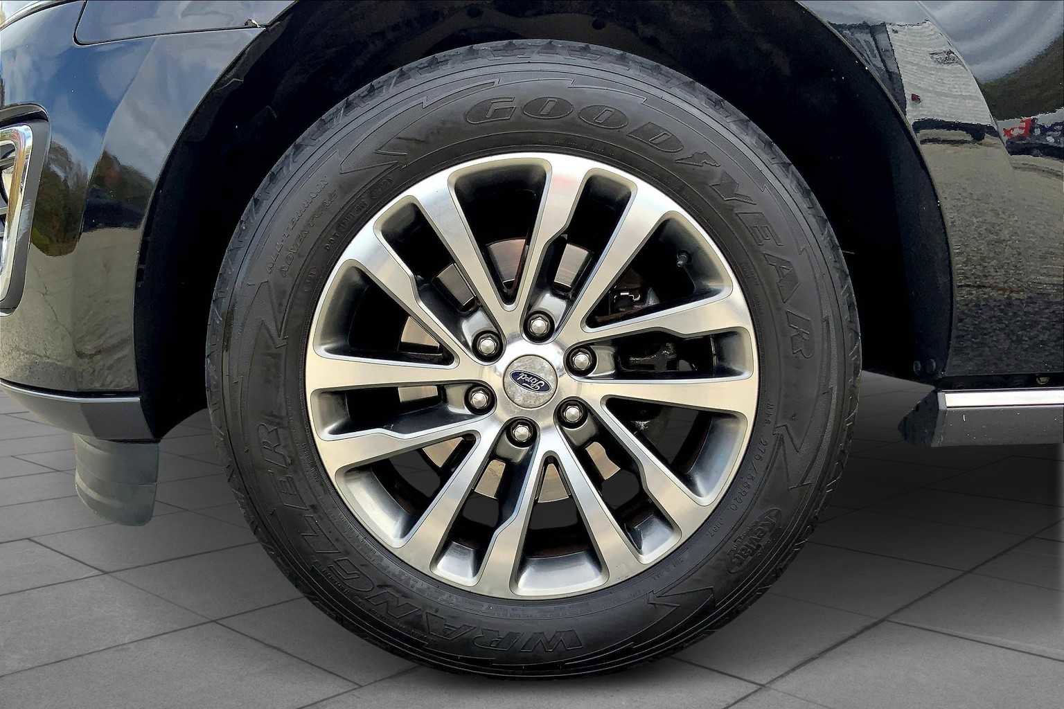 Used 2018 Ford Expedition Limited image 10