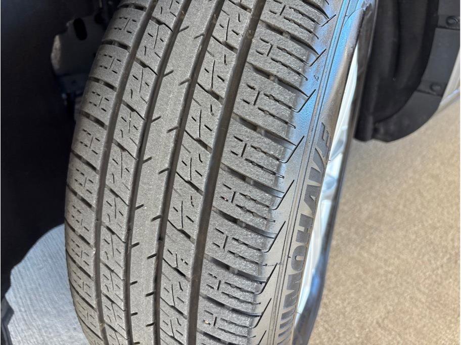 Used 2020 Ford Escape SE image 32