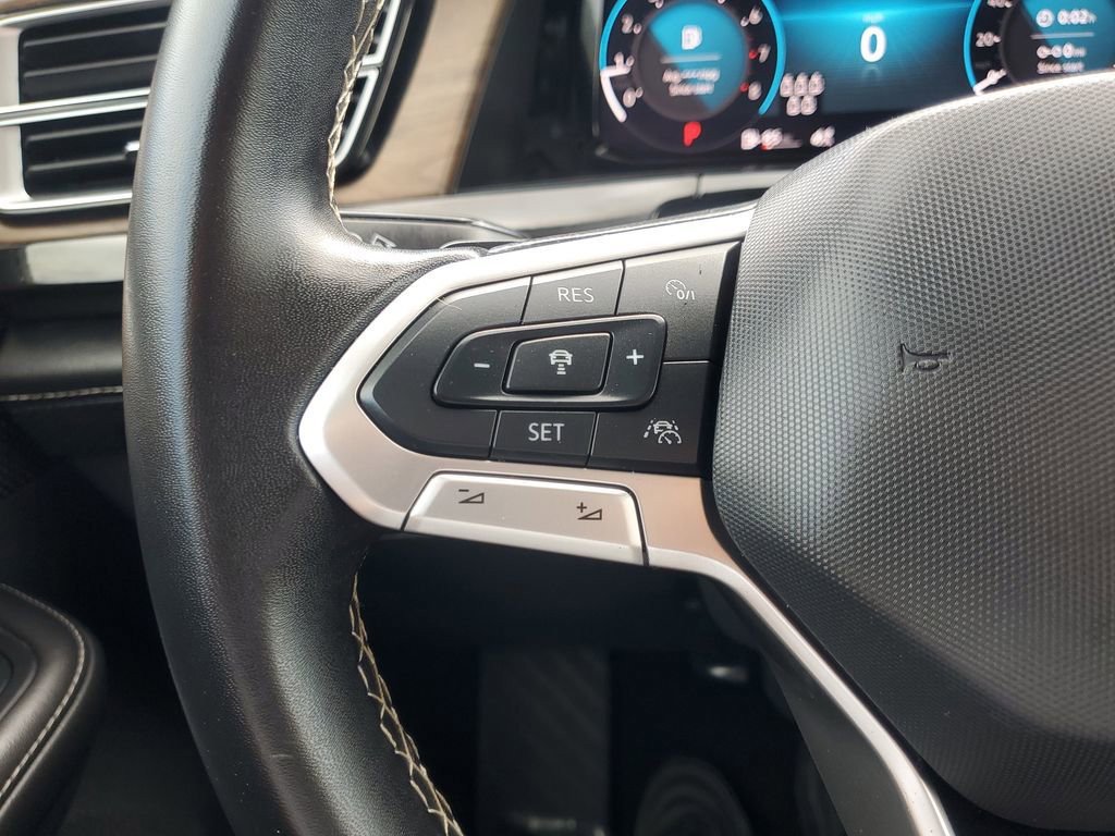 Used 2025 Volkswagen Atlas SE image 22