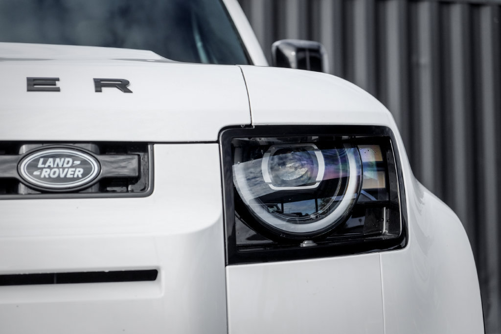 New 2026 Land Rover Defender 110 X-Dynamic SE AWD/4WD image 6