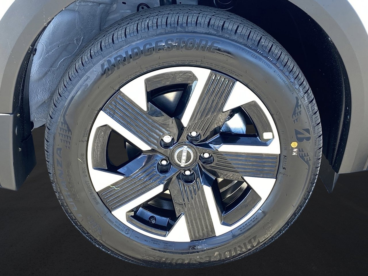 New 2026 Nissan Kicks SV AWD/4WD image 7