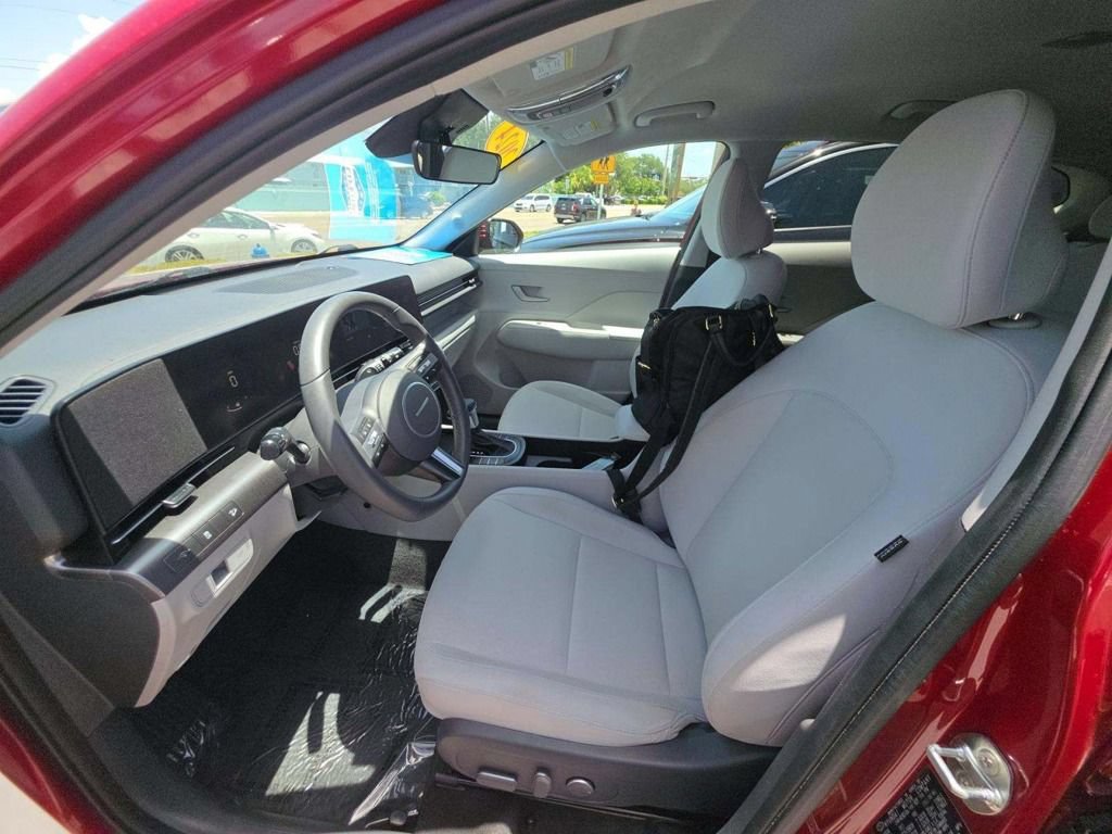 Used 2024 Hyundai Kona SEL FWD image 3
