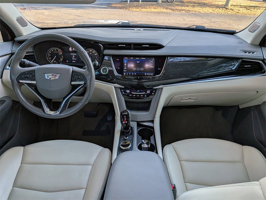 Used 2020 Cadillac XT6 Premium Luxury image 18