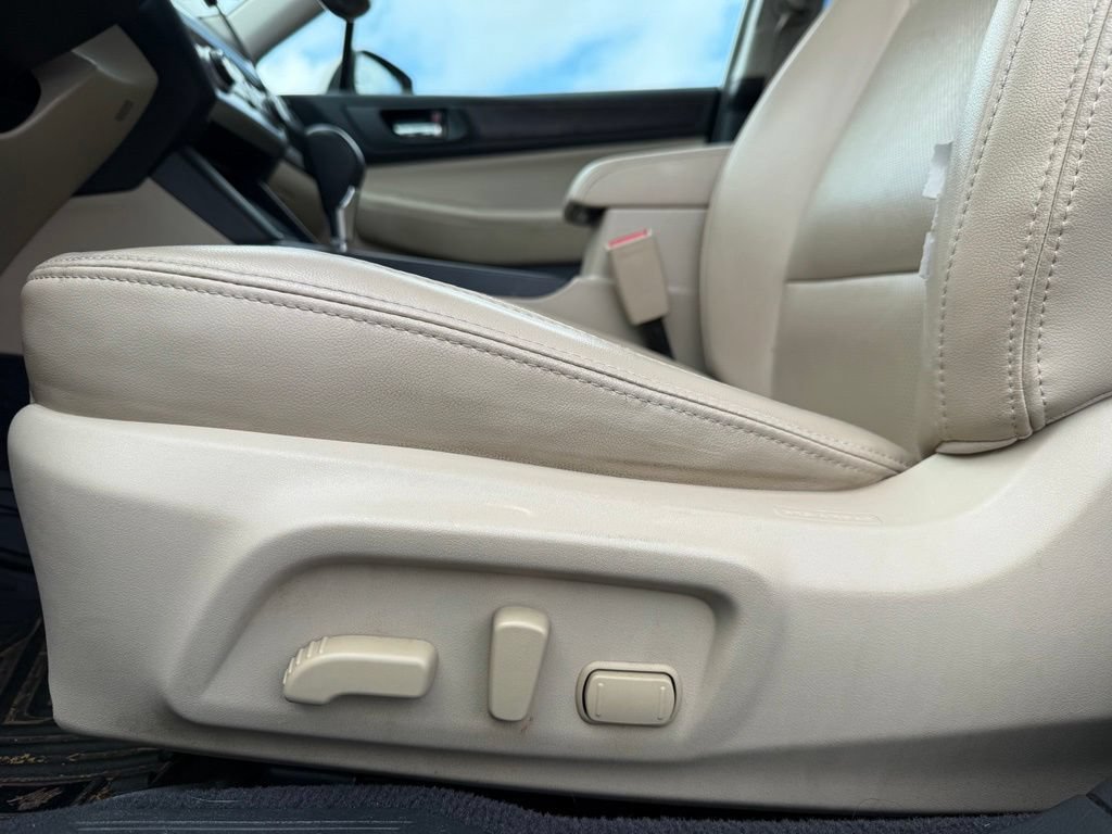 Used 2017 Subaru Outback 2.5i Limited AWD/4WD image 10