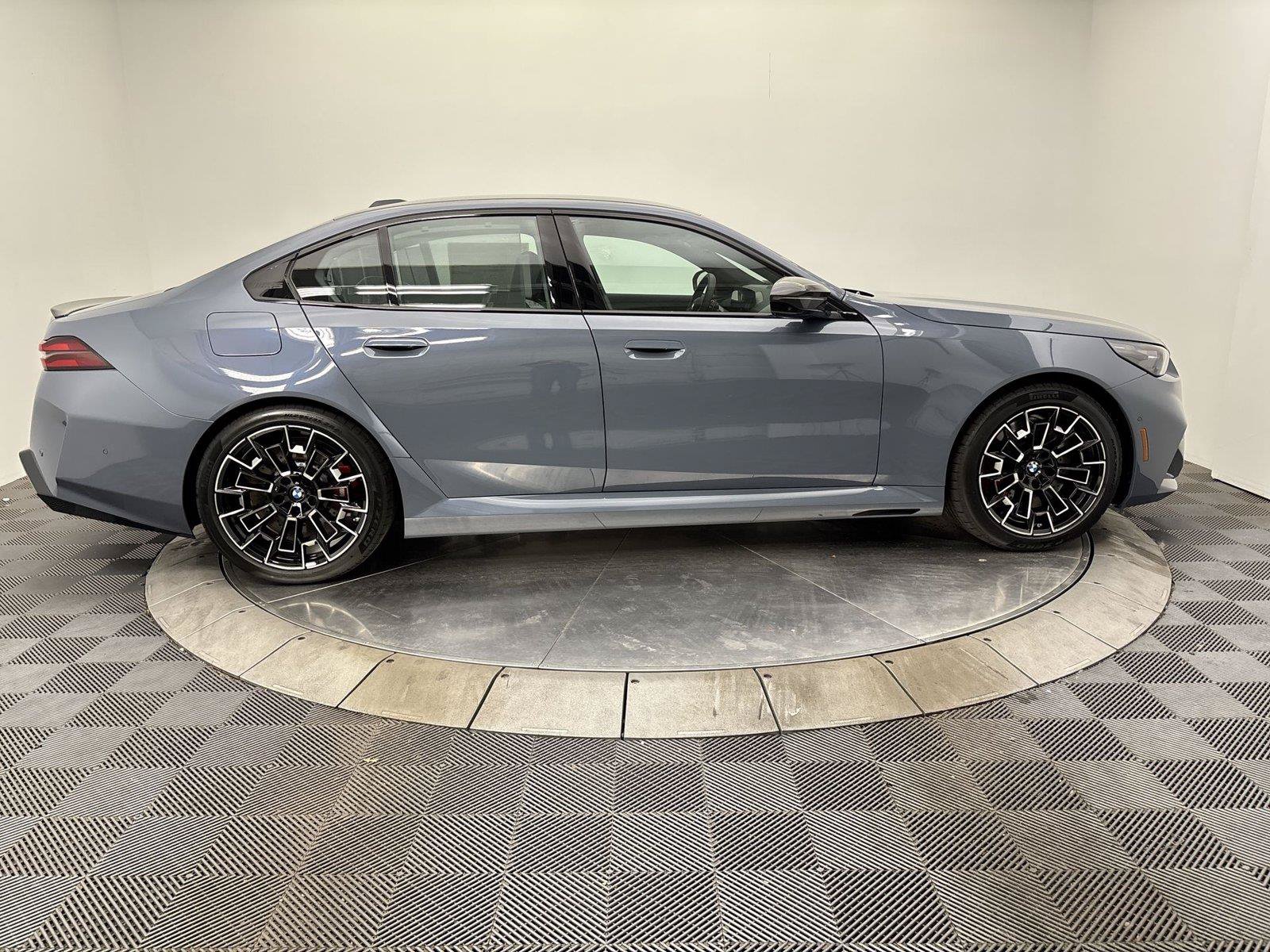 New 2027 BMW M5 w/ Carbon Package AWD/4WD image 17