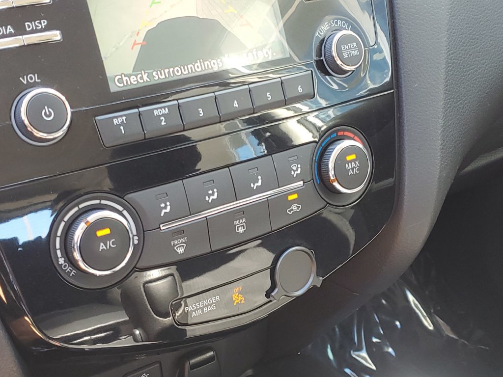 Used 2016 Nissan Rogue S AWD/4WD image 33