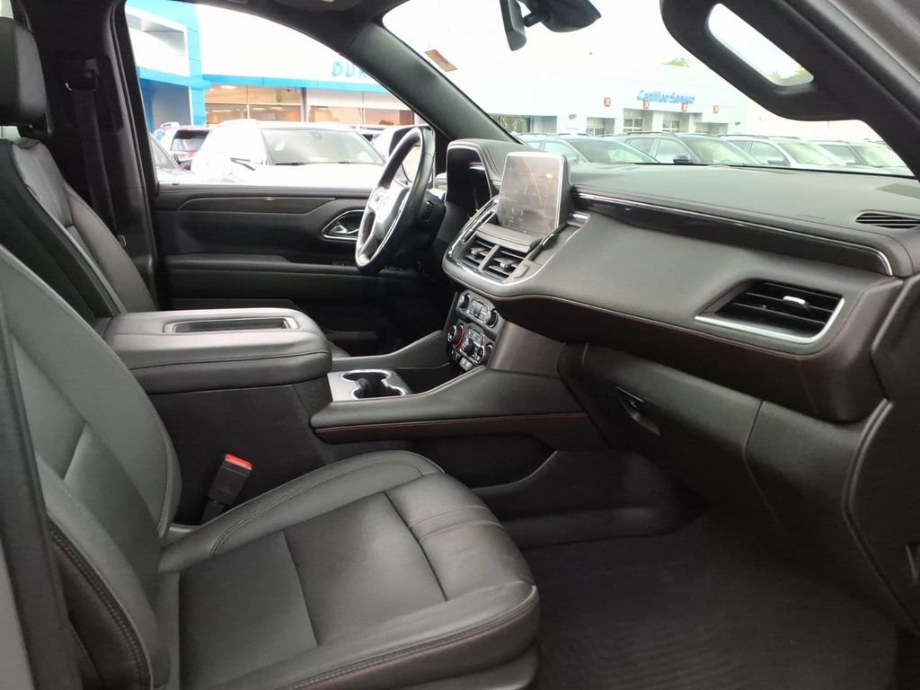 Certified 2022 Chevrolet Tahoe RST w/ Luxury Package AWD/4WD image 18