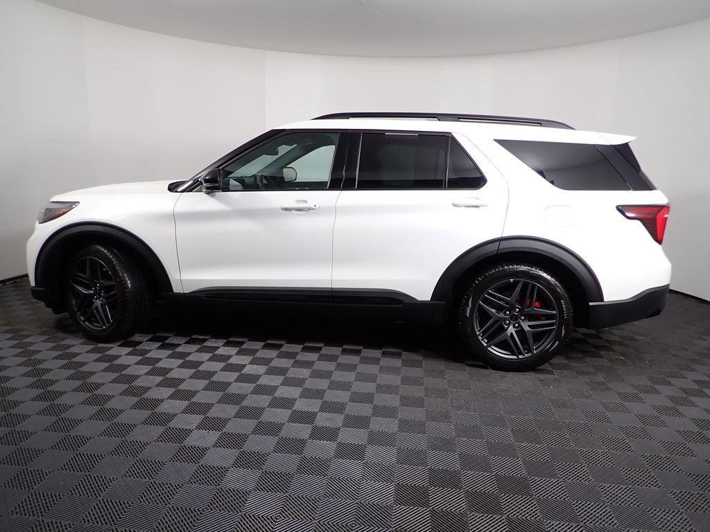 Used 2025 Ford Explorer ST image 10