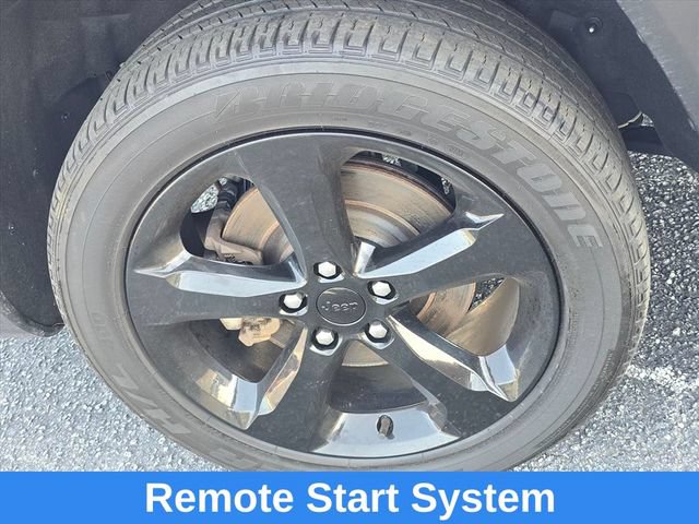 Used 2023 Jeep Grand Cherokee L Laredo AWD/4WD image 14