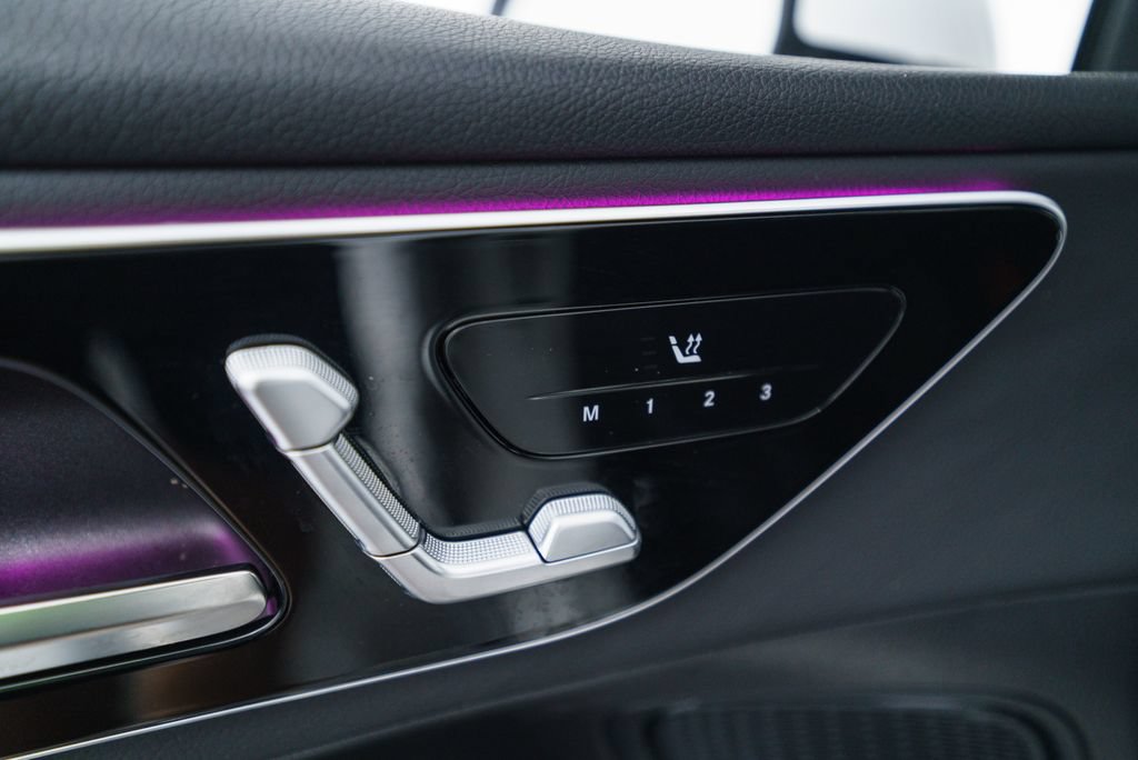 Certified 2025 Mercedes-Benz GLC 300 4MATIC image 23