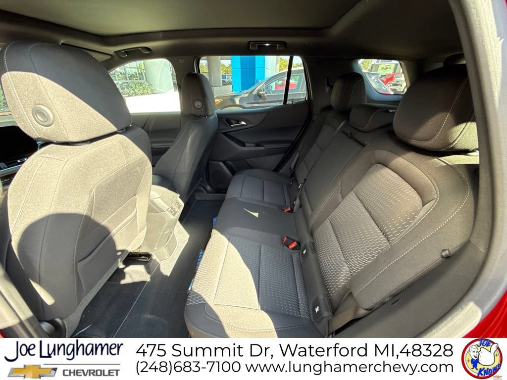 Used 2025 Chevrolet Equinox LT AWD/4WD image 16