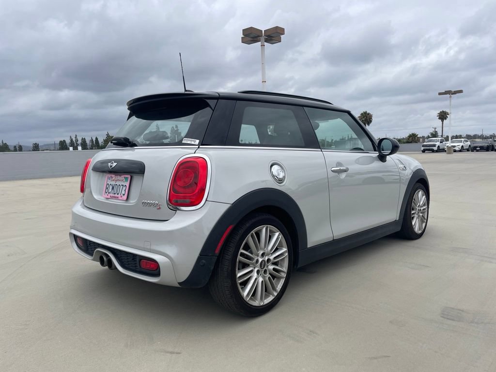 Used 2018 MINI Cooper S FWD image 2