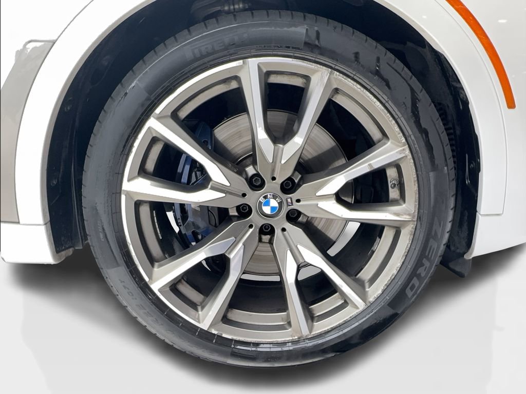 Used 2020 BMW X7 M50i w/ Dynamic Handling Package image 17