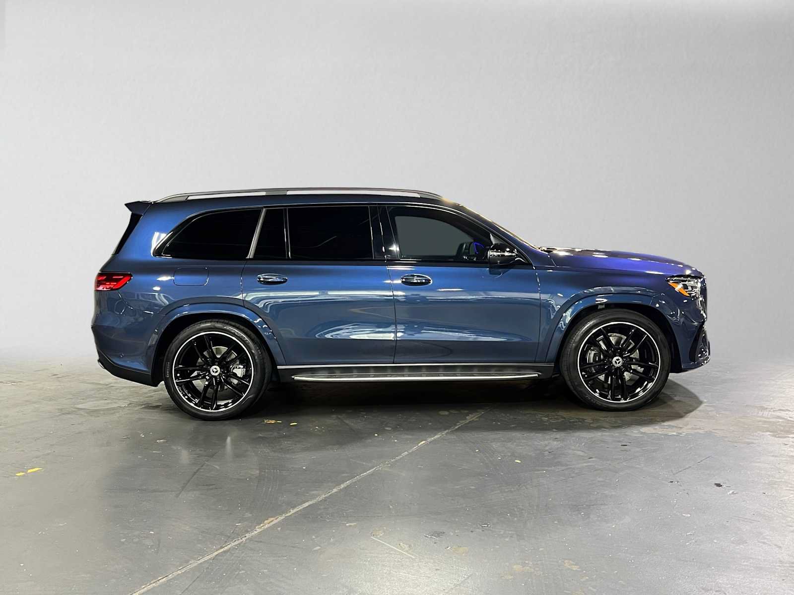 Certified 2024 Mercedes-Benz GLS 450 4MATIC image 2