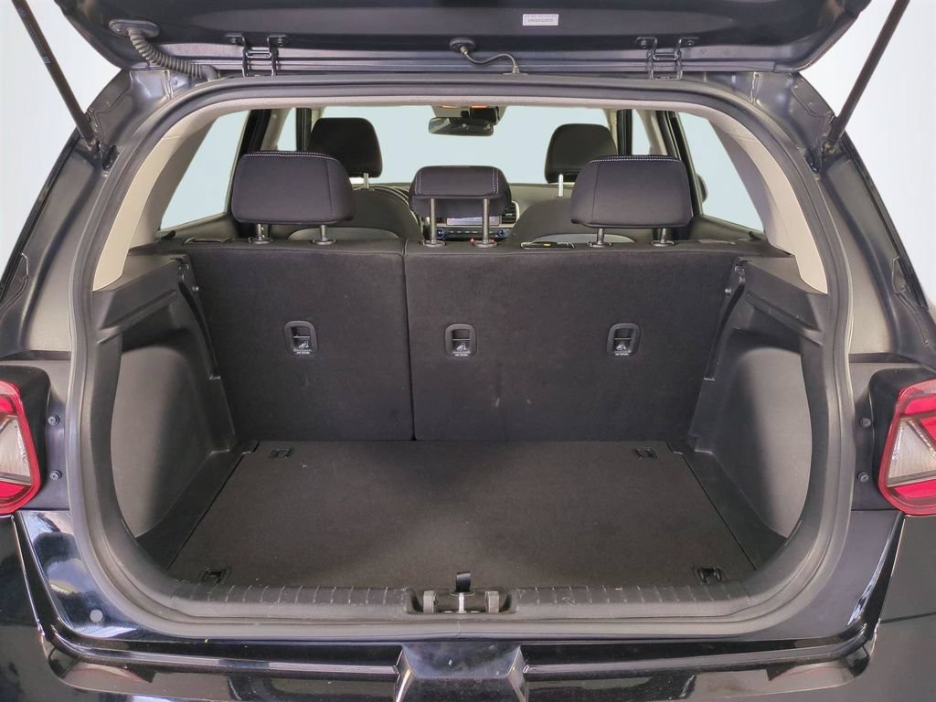 Used 2025 Hyundai Venue SEL FWD image 16