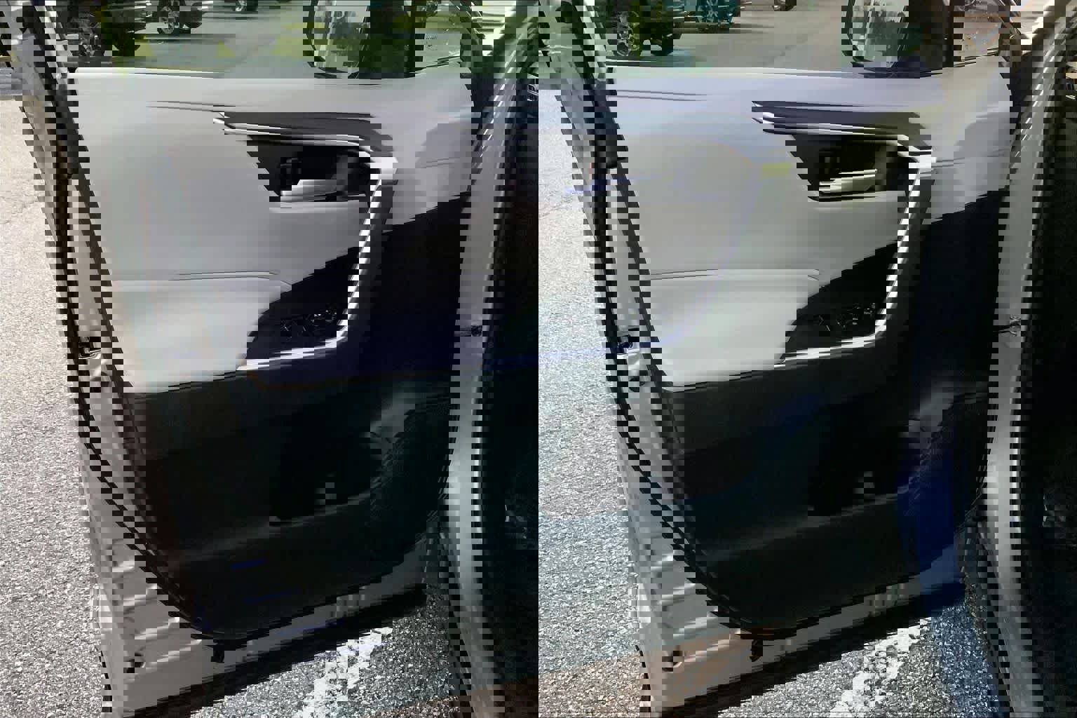 Used 2023 Toyota RAV4 XLE Premium image 21