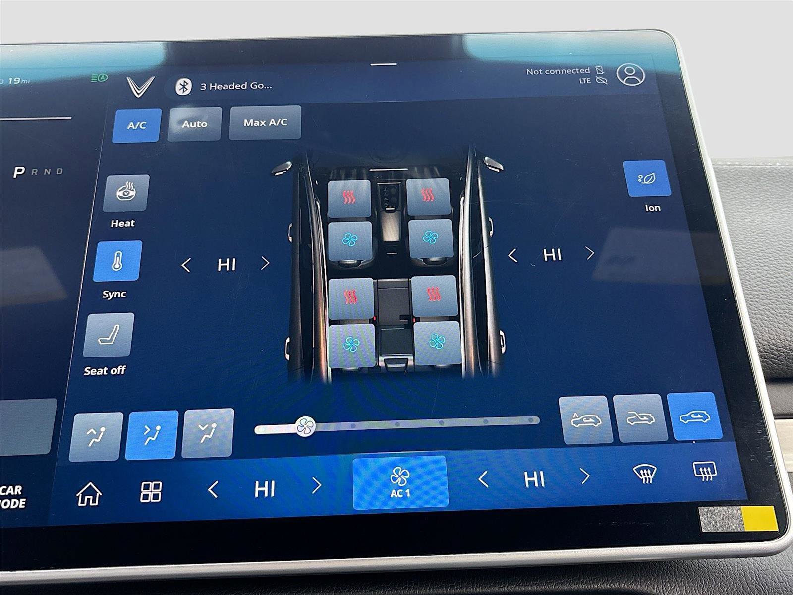 New 2025 VinFast VF 8 Plus image 15