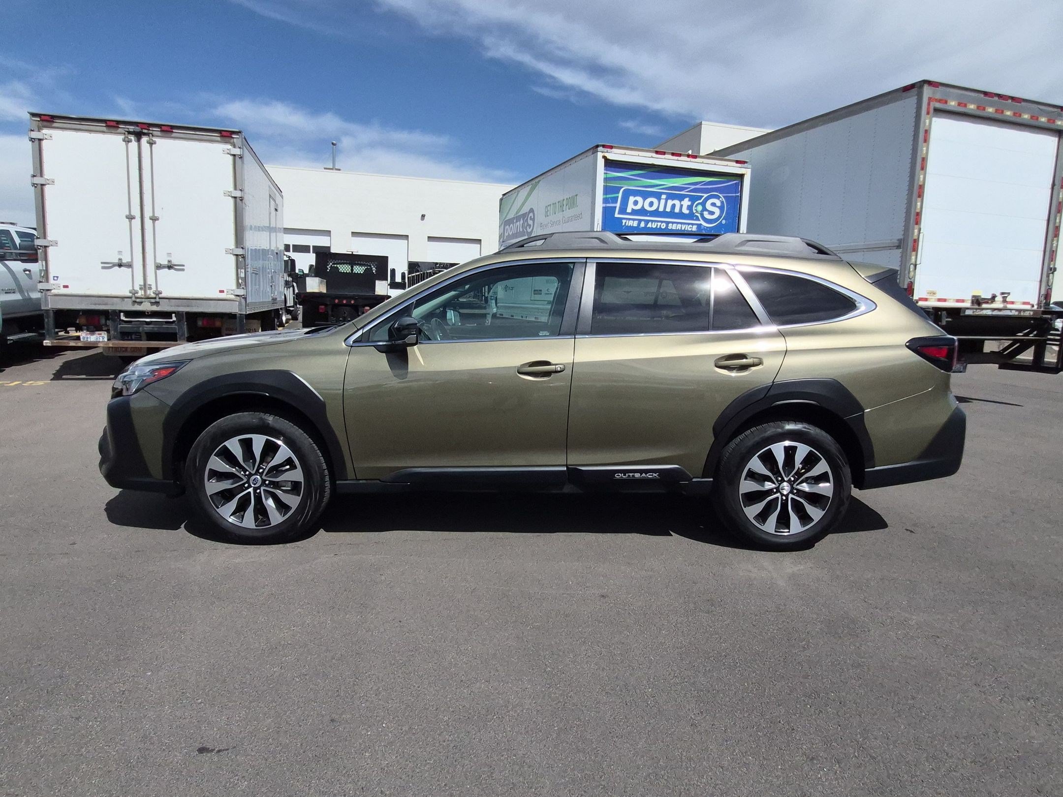 Used 2024 Subaru Outback Limited AWD/4WD image 3