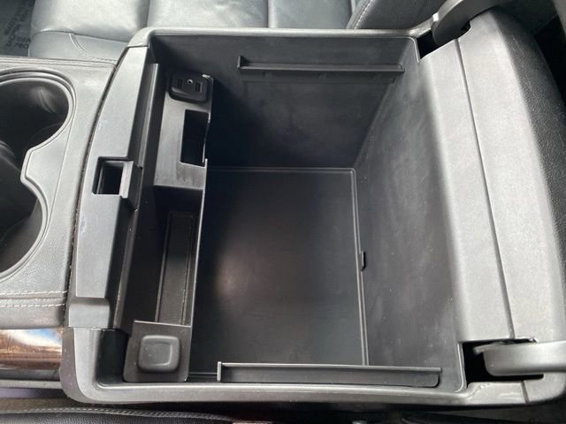 Used 2017 Chevrolet Suburban LT image 20