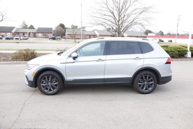 Used 2023 Volkswagen Tiguan SE image 7