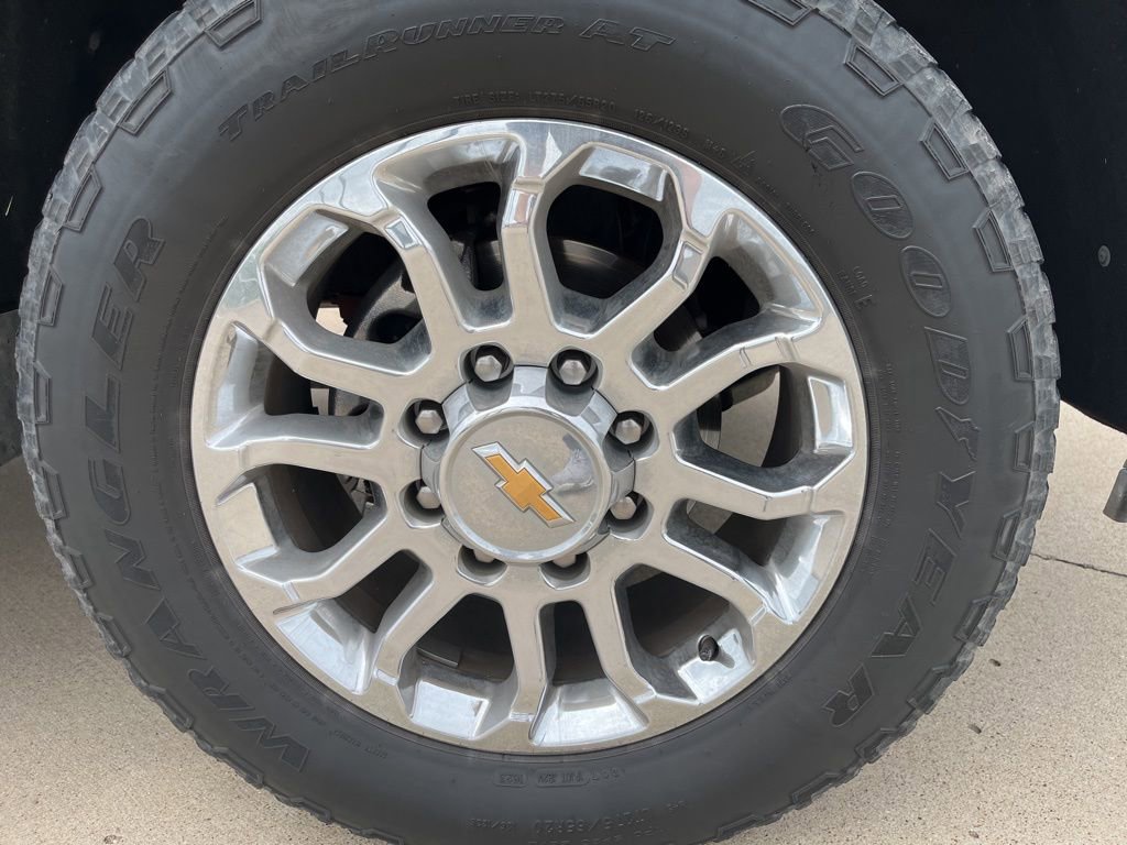 Used 2024 Chevrolet Silverado 3500 LTZ w/ LTZ Premium Package image 8