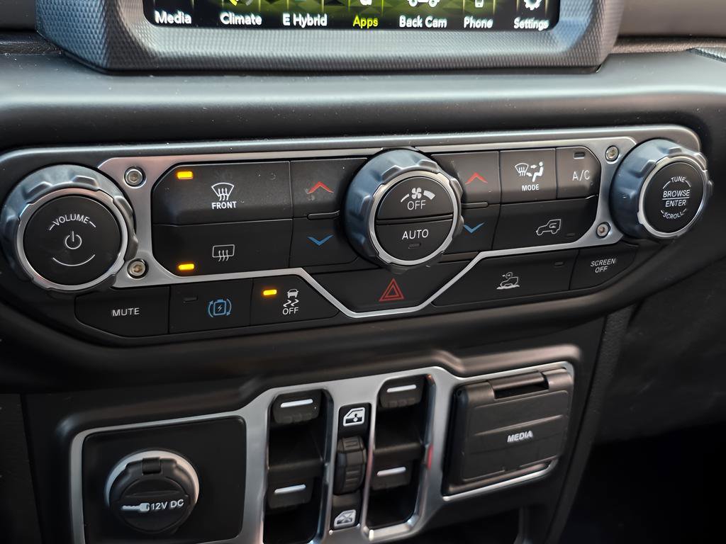 Used 2022 Jeep Wrangler Unlimited Rubicon 4xe image 32
