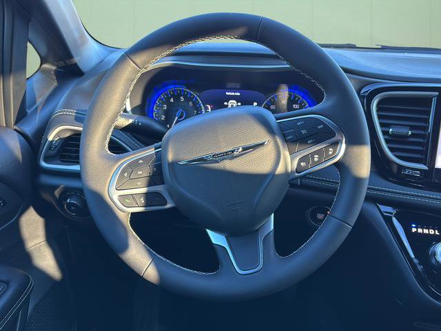 New 2026 Chrysler Pacifica Select image 25