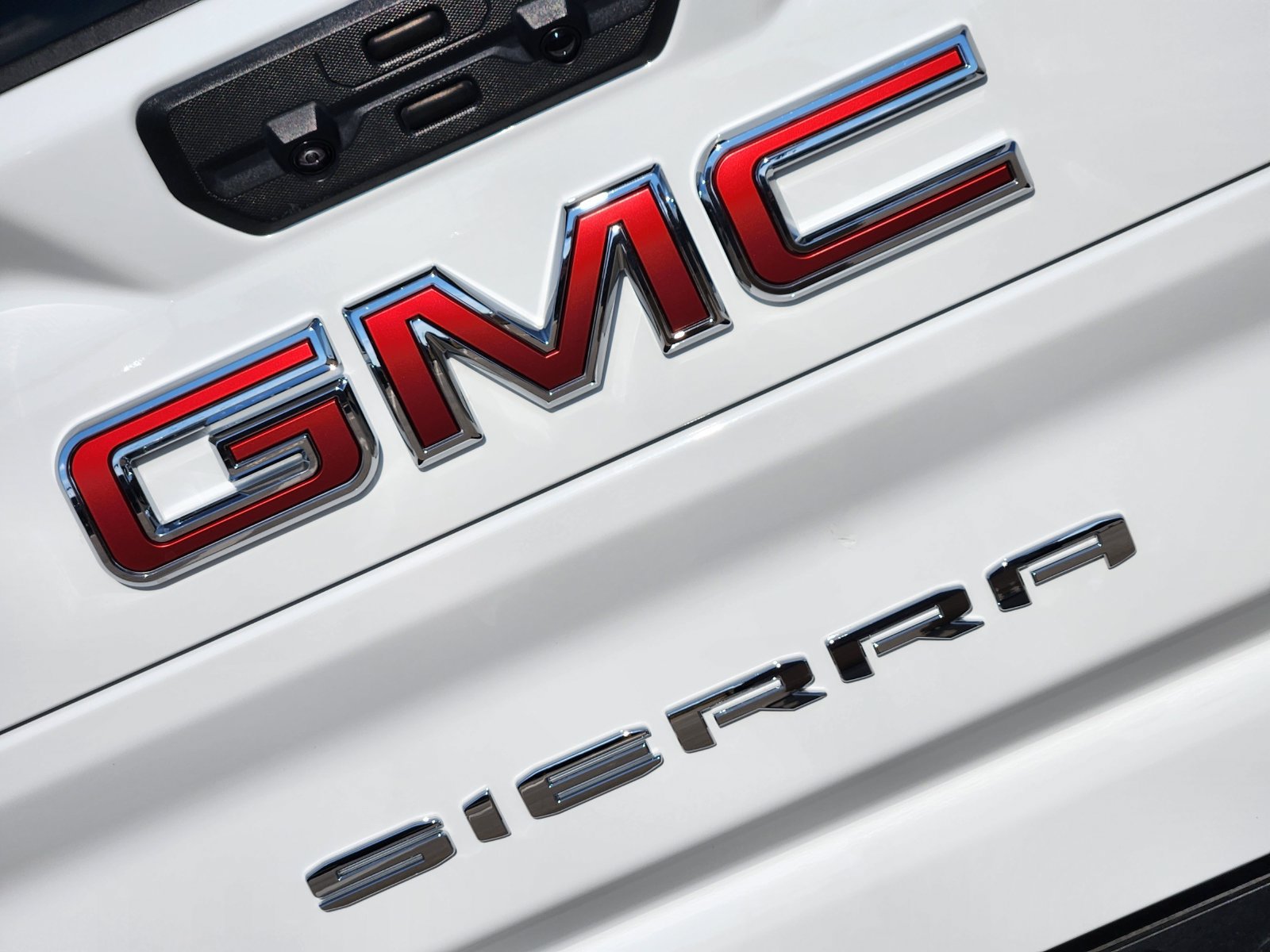 Used 2025 GMC Sierra 2500 AT4 w/ AT4 Premium Plus Package AWD/4WD image 9