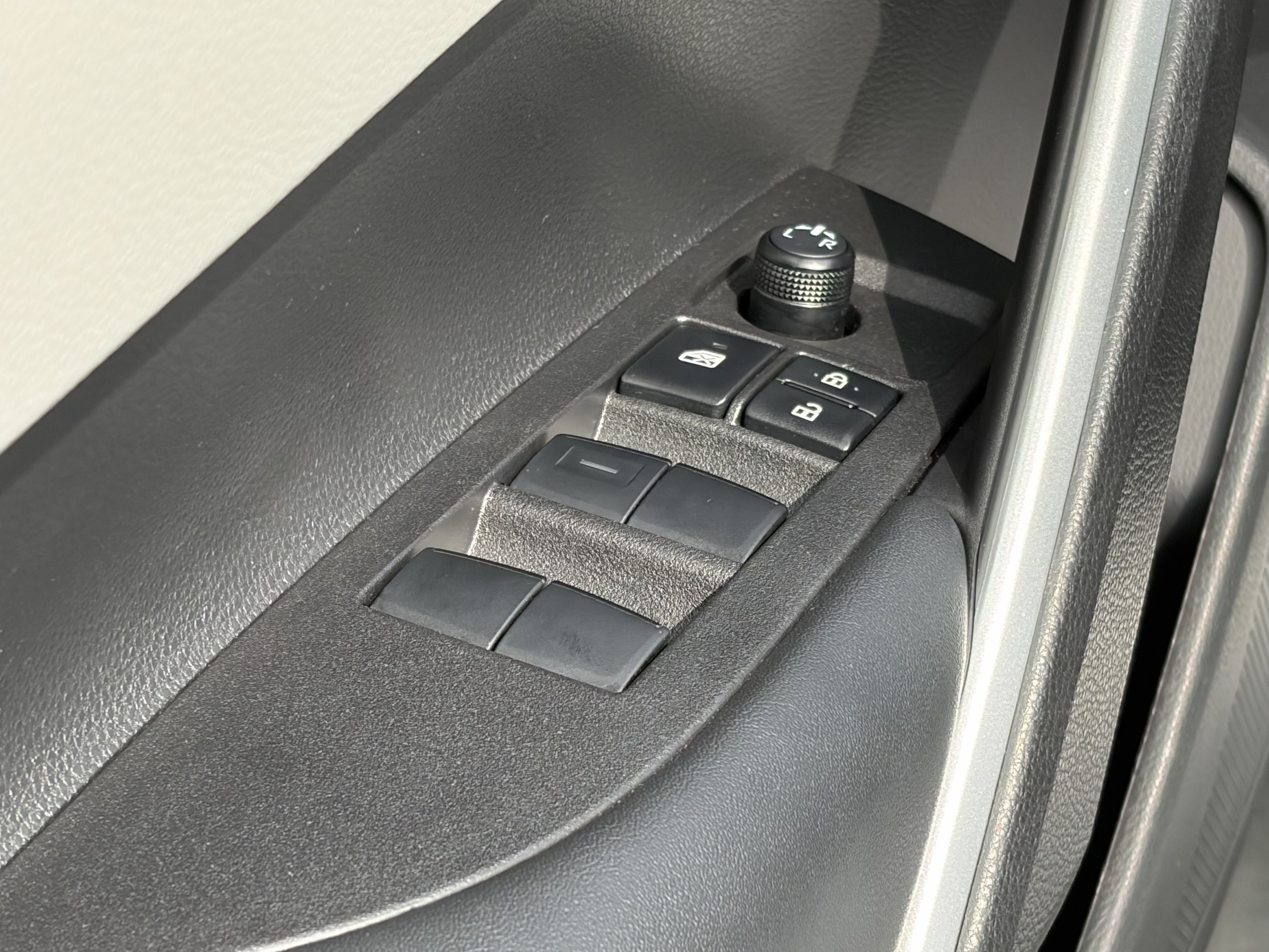 Certified 2026 Toyota Corolla Cross L FWD image 29