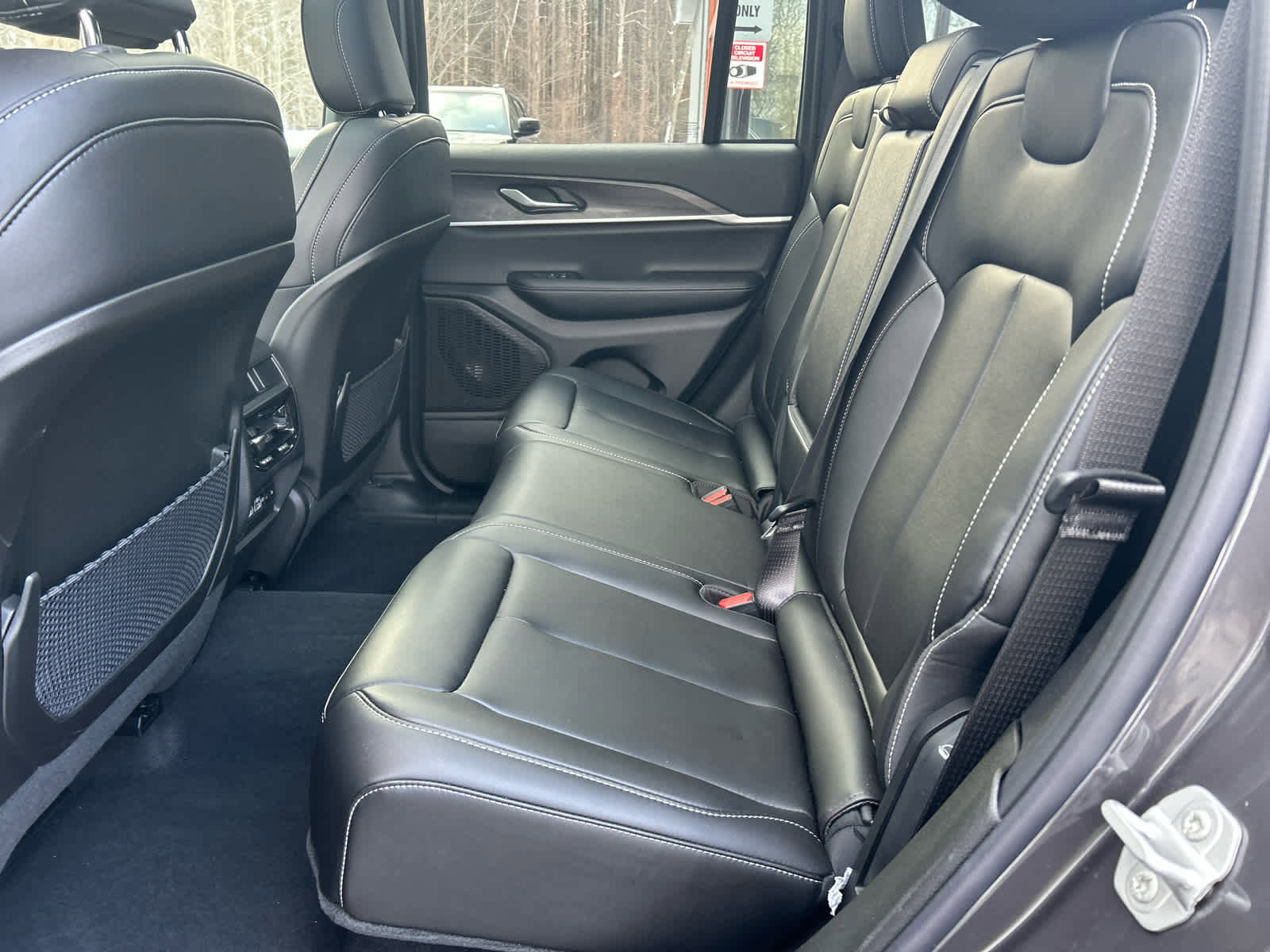 Used 2025 Jeep Grand Cherokee Limited w/ Trailer Tow Package image 35