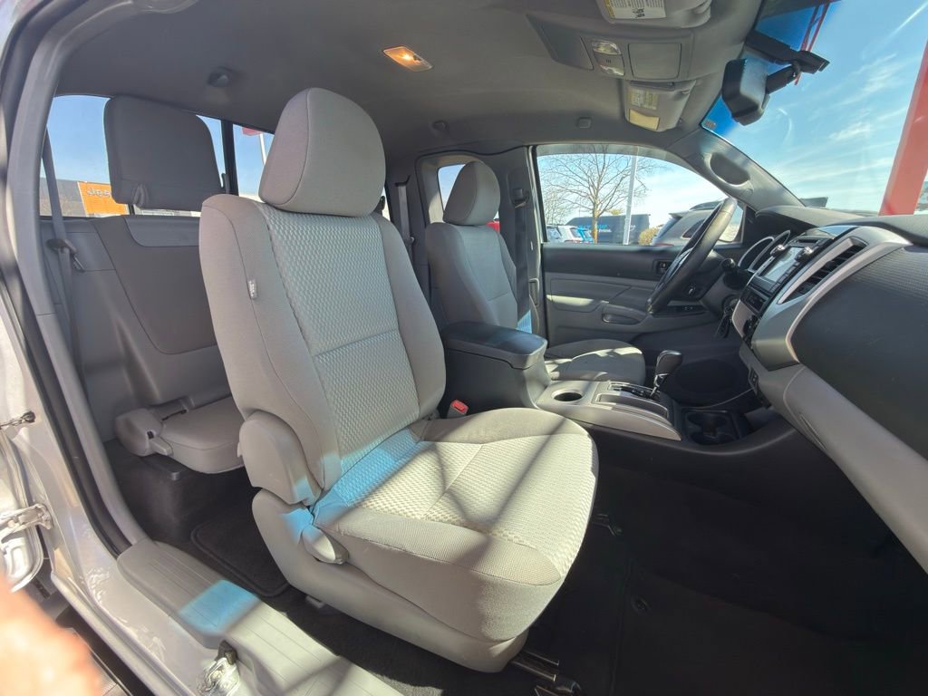 Used 2013 Toyota Tacoma PreRunner w/ SR5 Pkg image 23