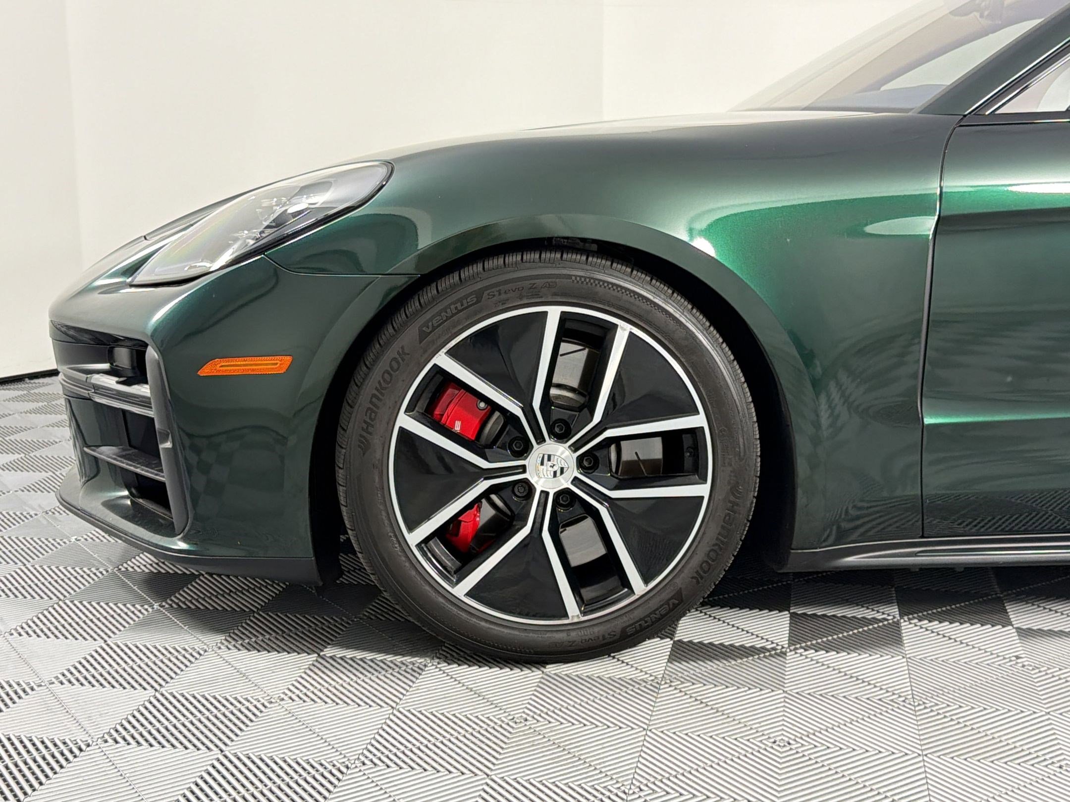 Certified 2026 Porsche Panamera 4S AWD/4WD image 7