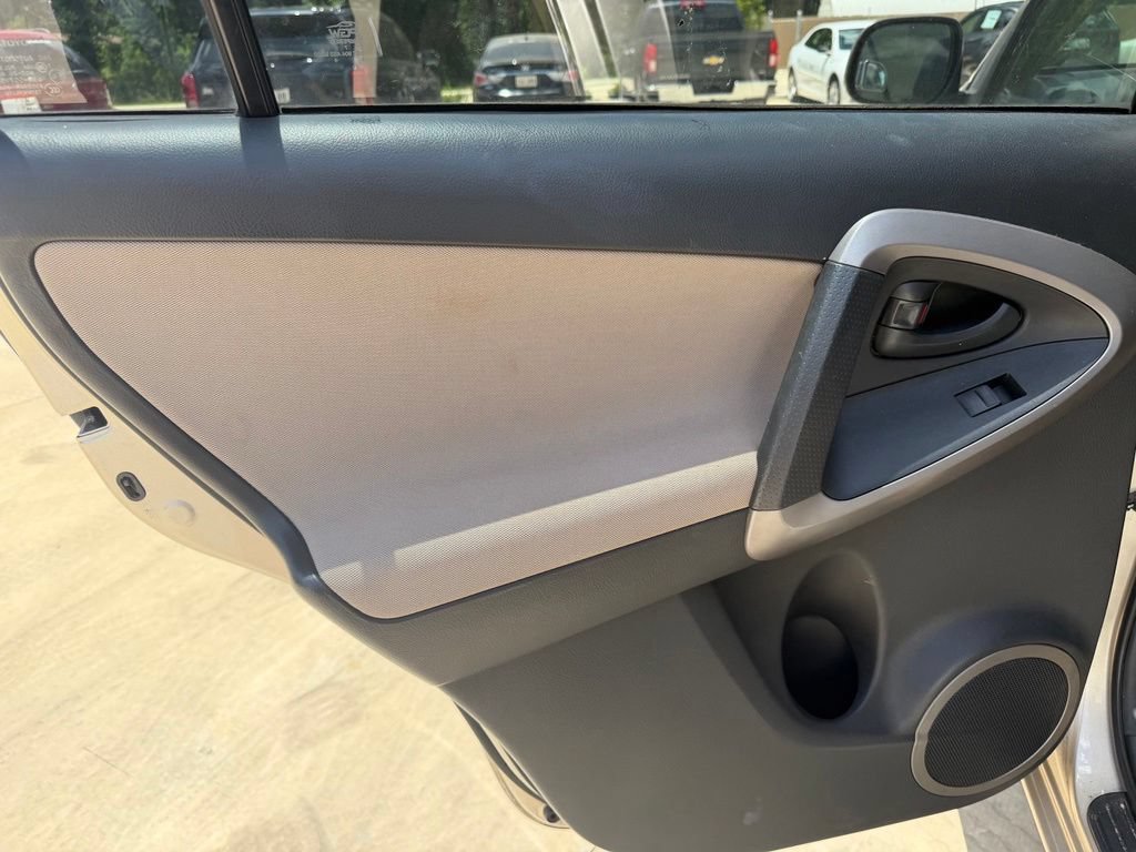 Used 2007 Toyota RAV4 Limited FWD image 11