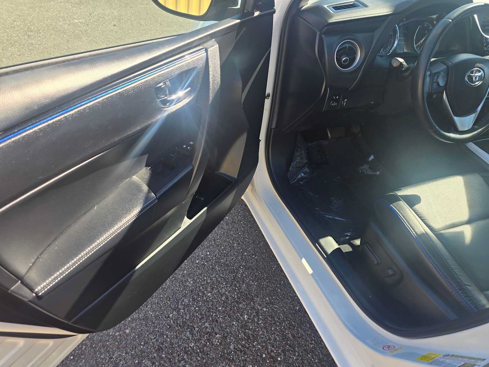 Used 2019 Toyota Corolla XSE FWD image 20