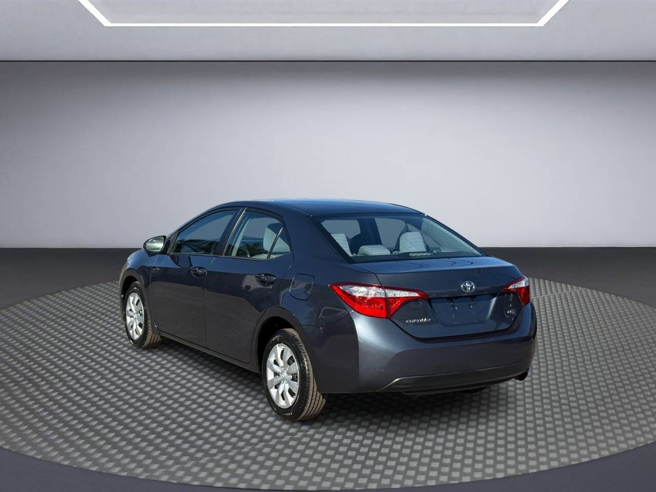 Used 2015 Toyota Corolla LE FWD image 5