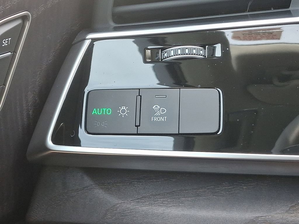 Certified 2025 Audi Q7 3.0T Premium w/ Convenience Package image 24