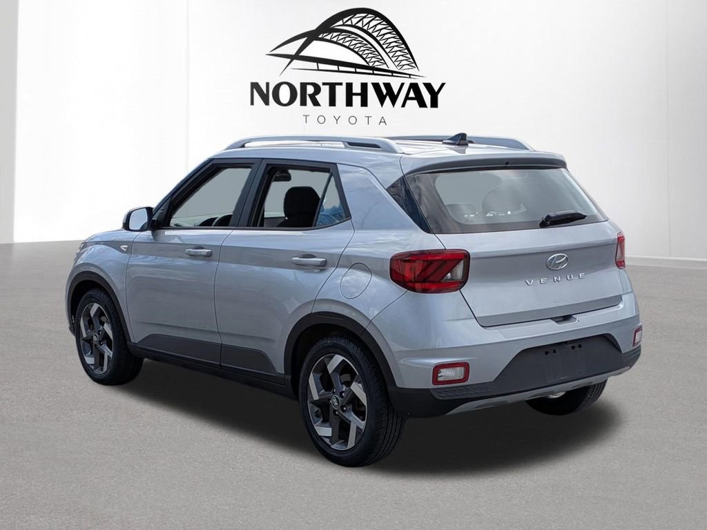 Used 2021 Hyundai Venue SEL image 5