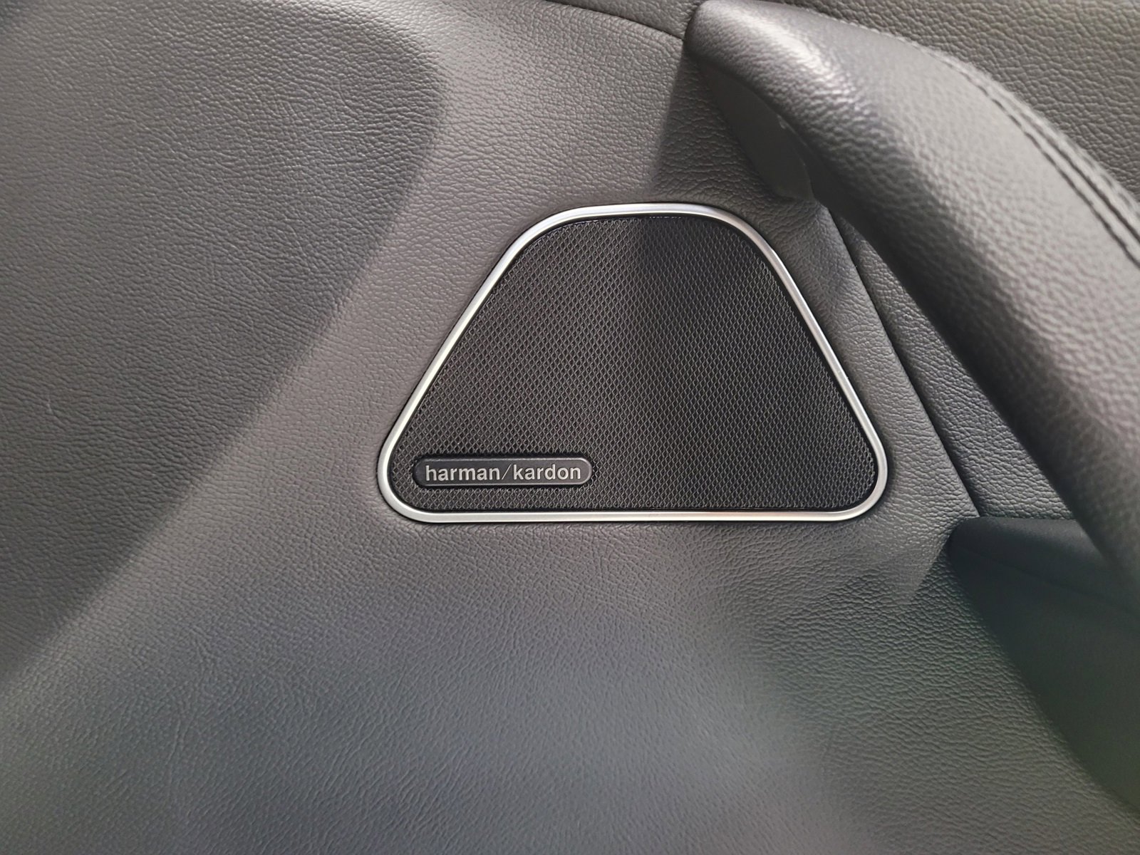 Used 2018 Maserati Levante GranSport image 18