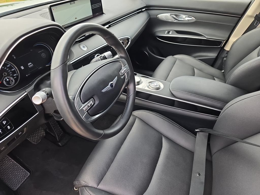Used 2025 Genesis GV70 2.5T AWD/4WD image 16