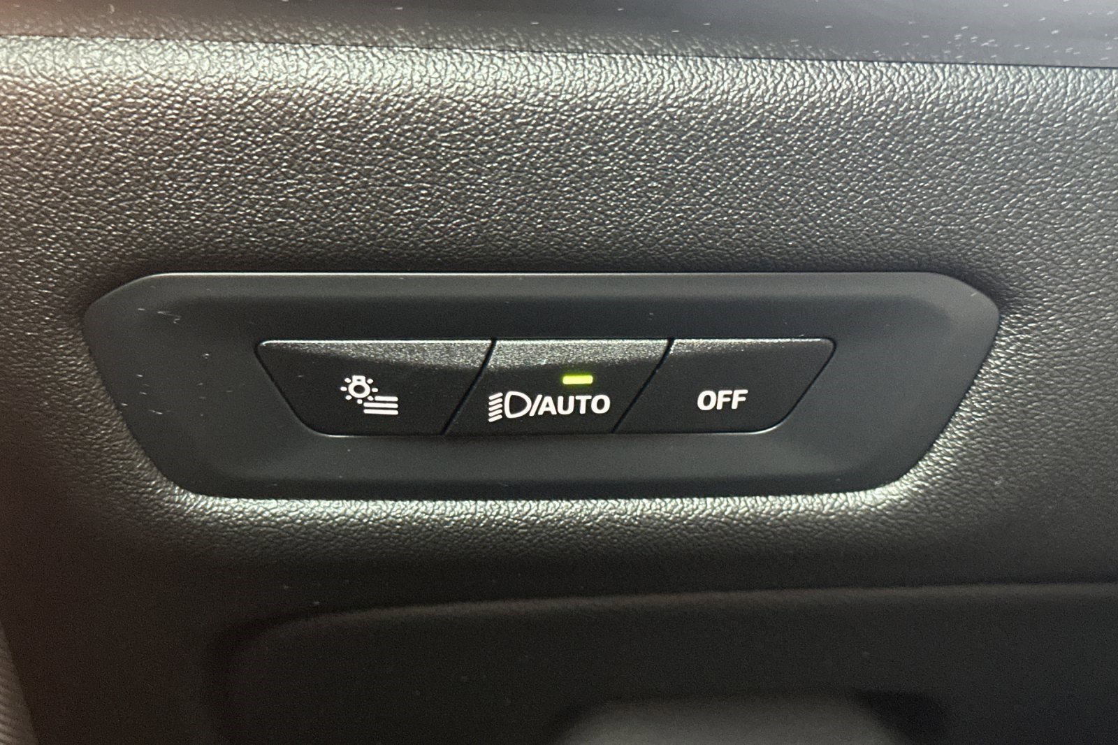 Used 2026 BMW X5 xDrive40i w/ M Sport Package image 35