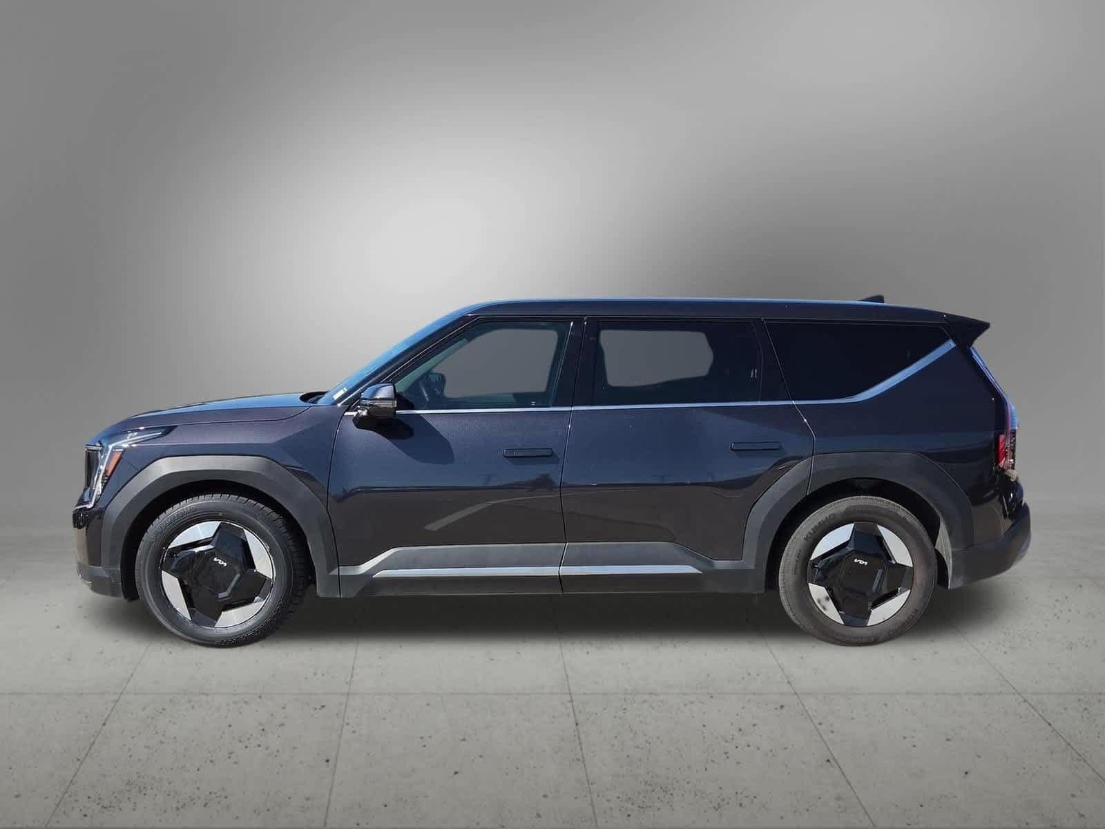 Certified 2026 Kia EV9 Light RWD image 3