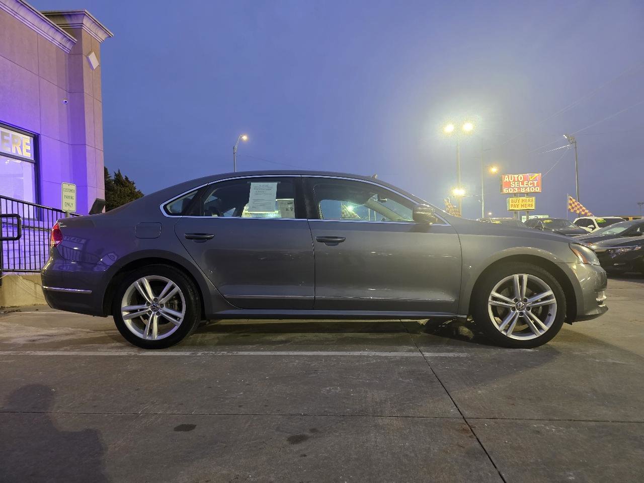 Used 2014 Volkswagen Passat TDI SE FWD image 4