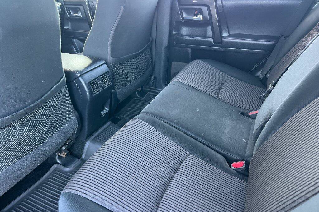Used 2022 Toyota 4Runner TRD Off-Road AWD/4WD image 12