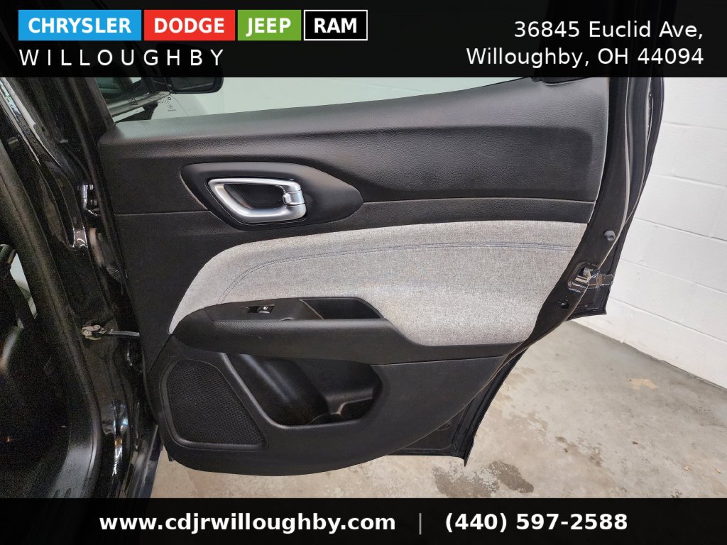 Used 2024 Jeep Compass Latitude AWD/4WD image 30