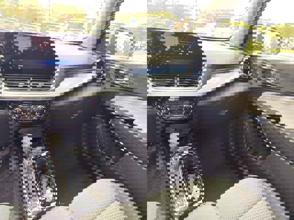 Used 2025 Chevrolet Trax LT w/ LT Convenience Package FWD image 23