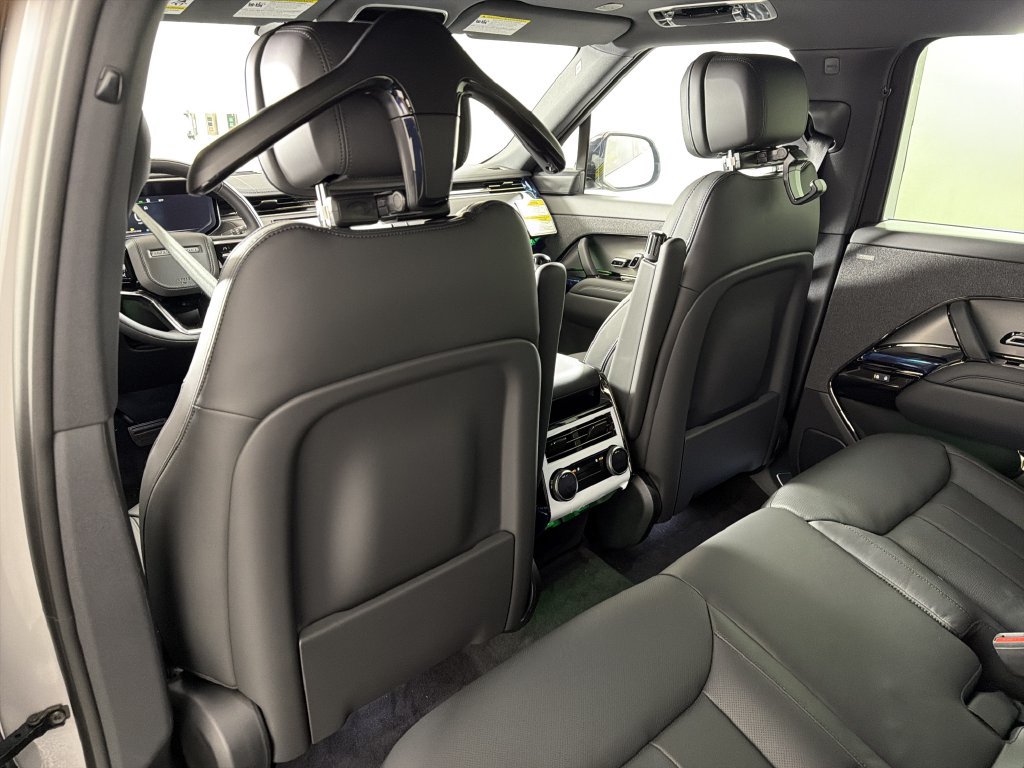 New 2027 Land Rover Range Rover Sport SE AWD/4WD image 30