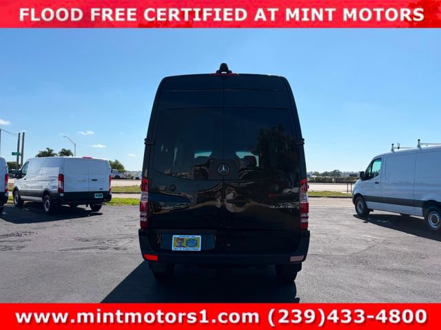 Used 2016 Mercedes-Benz Sprinter 2500 image 4