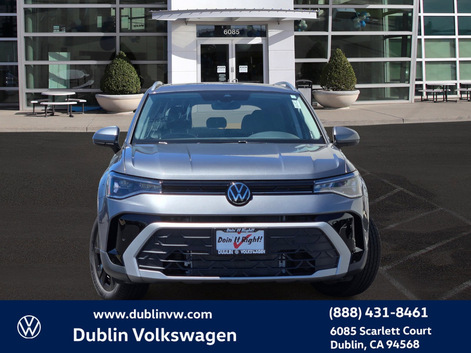 New 2026 Volkswagen Taos SE FWD image 2